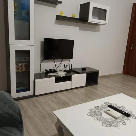 Mirela's House Appartamento *
